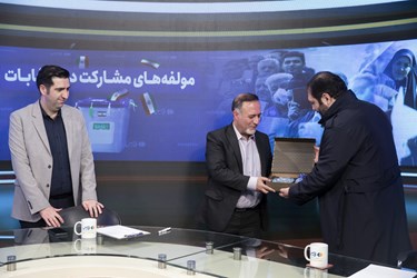 مناظره انتخاباتی سعید آجرلو مدیرمسئولی روزنامه صبح نو و حسین نورانی نژاد، سخنگوی حزب اتحاد ملت ایران