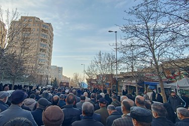 حضور مردم تهران در مراسم تشییع پیکر «شهدای مدافع حرم» شهرک شهید محلاتی 