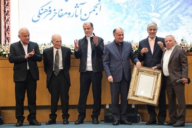 مراسم ضیافت سده المپیک با حضور مدال آوران اداوار تاریخ برگزار شد