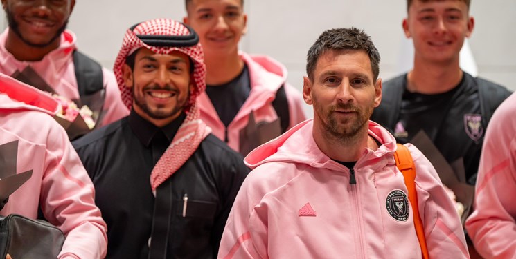 مسی برای بازی با رونالدو در عربستان