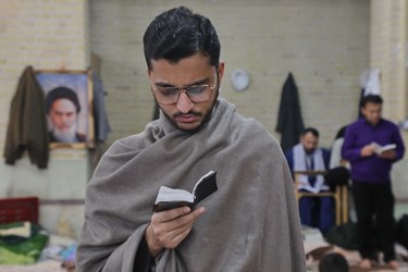 اعتکاف طلاب غیر ایرانی در قم