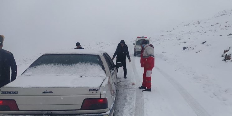 امدادرسانی به بیش از 1000 نفر حادثه‌دیده در برف و کولاک چهارمحال و بختیاری