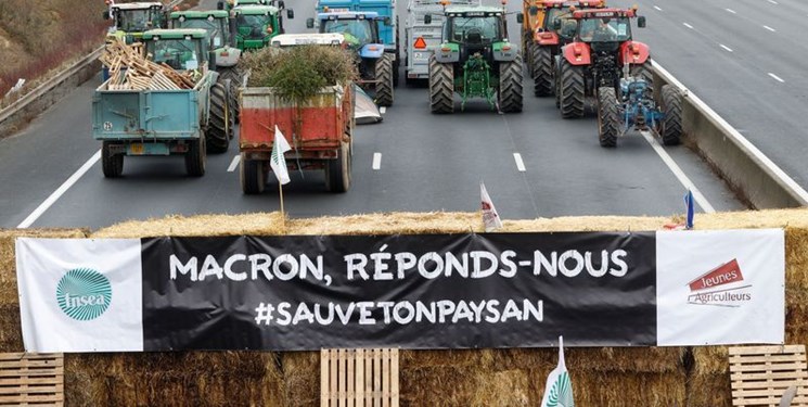 مسدود شدن مسیرهای منتهی به فرودگاه تولوز توسط کشاورزان فرانسوی