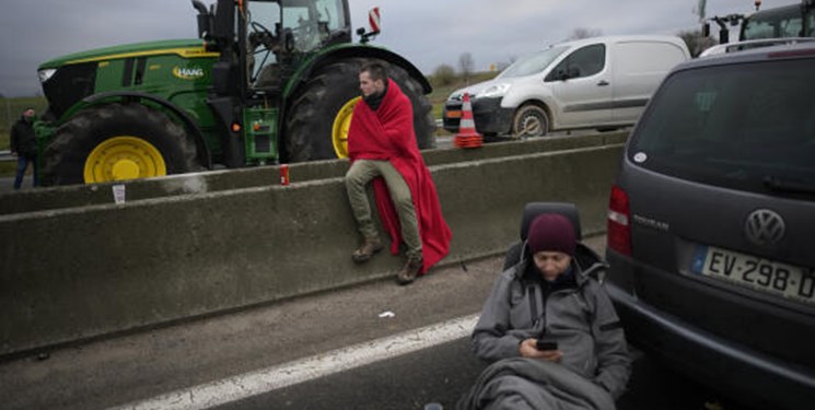 تلاش نخست وزیر فرانسه برای آرام کردن کشاورزان معترض