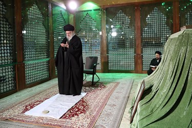 حضور رهبر انقلاب در مرقد امام و گلزار شهدای بهشت زهرا