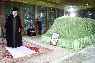 حضور رهبر انقلاب در مرقد امام و گلزار شهدای بهشت زهرا