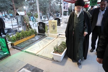 حضور رهبر انقلاب در مرقد امام و گلزار شهدای بهشت زهرا