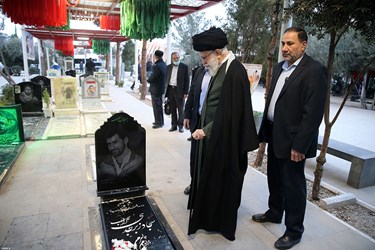 حضور رهبر انقلاب در مرقد امام و گلزار شهدای بهشت زهرا
