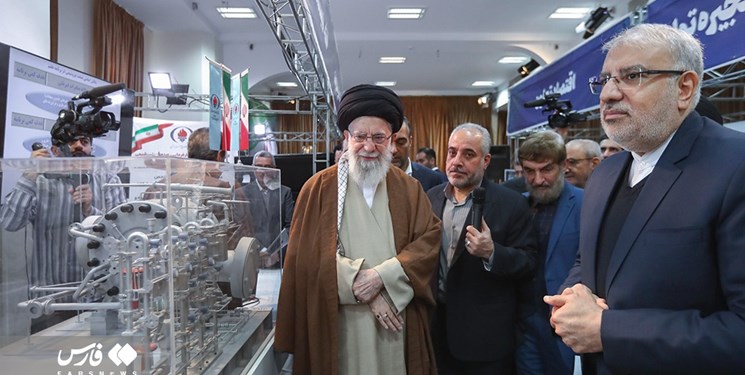 حضرت آقا، کارگران «فرادانه» سلامتان را دریافت کردند؛ تا پای جان پای ایران هستیم