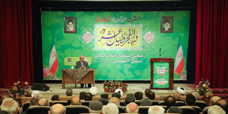 امام خمینی(ره) با انقلاب اسلامی ایران دنیا را تکان داد