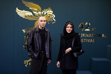 حامد محمودی و کیمیا زارعی بازیگران فیلم ظاهر در اولین روز چهل و دومین جشنواره فیلم فجر 