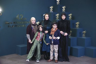  فوتوکال جشنواره عوامل تابستان همان سال به کارگردانی محمود کلاری