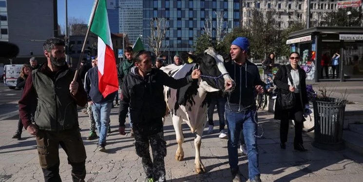 کشاورزان ایتالیایی نیز تظاهرات کردند