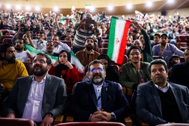 تماشای دیدار فوتبال ایران و قطر در جشنواره فیلم فجر