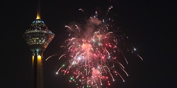نور افشانی برج میلاد به مناسبت سالگرد انقلاب