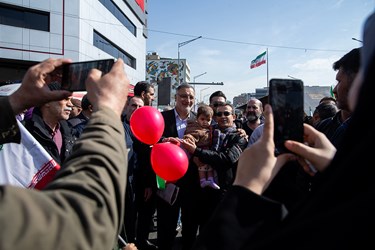 علیرضا زاکانی شهردار تهران در راهپیمایی ۲۲ بهمن در تهران