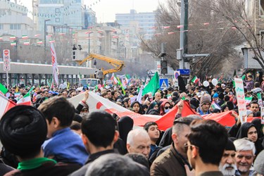 حضور پر شور مردم مشهد در جشن 45 سالگی انقلاب 
