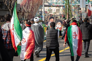 حضور پرشور مردم در جشن ۴۵ سالگی انقلاب  اسلامی ، مسیر منتهی به میدان آزادی