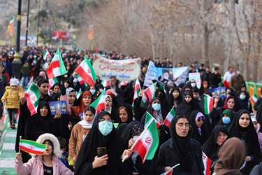 شور لرستانی‌های در جشن انقلاب