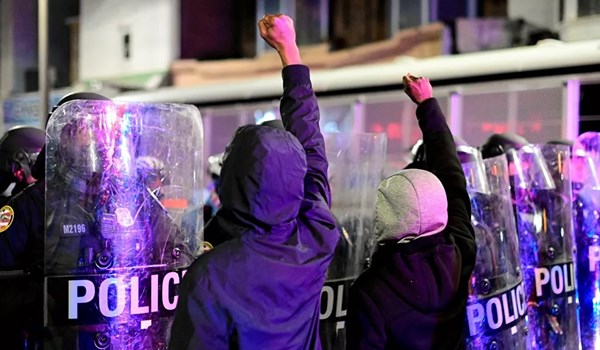 Farsnews Agency Philadelphia Police Discover Van Loaded With Explosives As Sporadic Looting Continues For 3rd Night Despite Curfew
